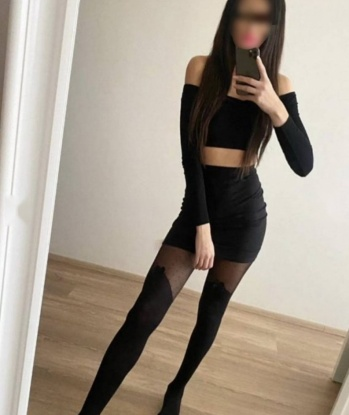 💋 Я живу в Москве, столице страсти и возможностей. Предлагаю тебе свои услуги, которые позволят тебе расслабиться и испытать настоящее блаженство. 🌟 Моя репутация и отзывы от предыдущих клиентов говорят о моей профессиональности и внимательном отношении к тебе. 🌹 Фото, которые находятся в моем портфолио, доказывают, что я обладаю страстной и привлекательной внешностью. Не теряй время, приходи ко мне, и я превратю твои фантазии в реальность. ✨ Жду тебя! 😘 Василиса
